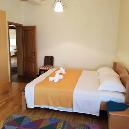 Guest House Qender Tomin